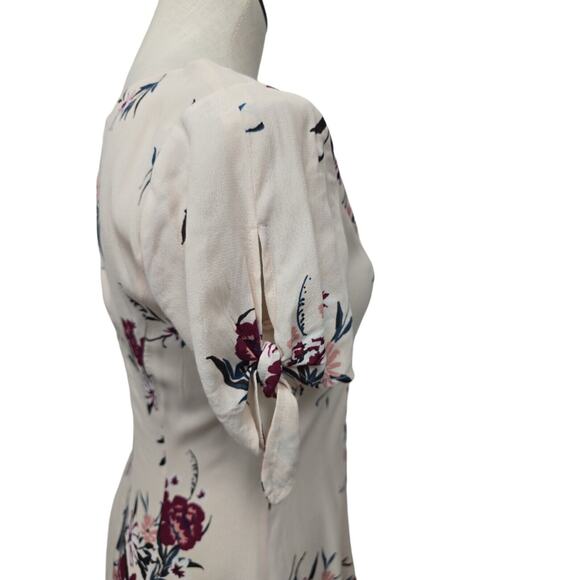 ASTR The Label Women Short Sleeve Floral V-Neck Viscose Dress Size Small - Picture 13 of 13
